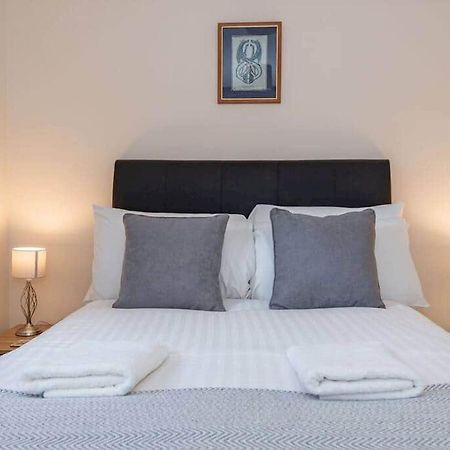 Achaniar Cottage เซนต์แอนดรูว์ ภายนอก รูปภาพ